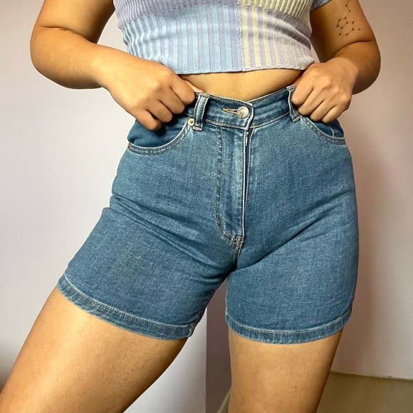 **SOLD** Pull&Bear Jean Shorts - Picture 3 of 5